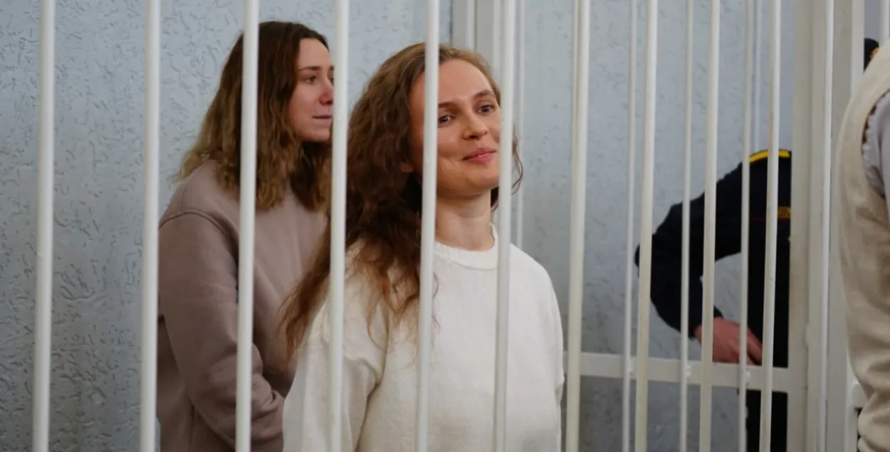 Журналістак Кацярыну Андрэеву і Дар'ю Чульцову на 2 гады адправілі ў калонію
