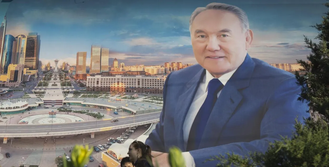 Процесс избавления от ведущей роли Назарбаева в жизни Казахстана называют "деелбасызацией"/ Reuters
