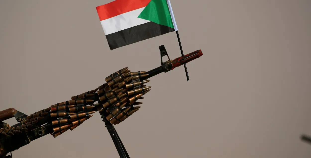 У Судане некалькі дзён ідуць баі / Reuters
