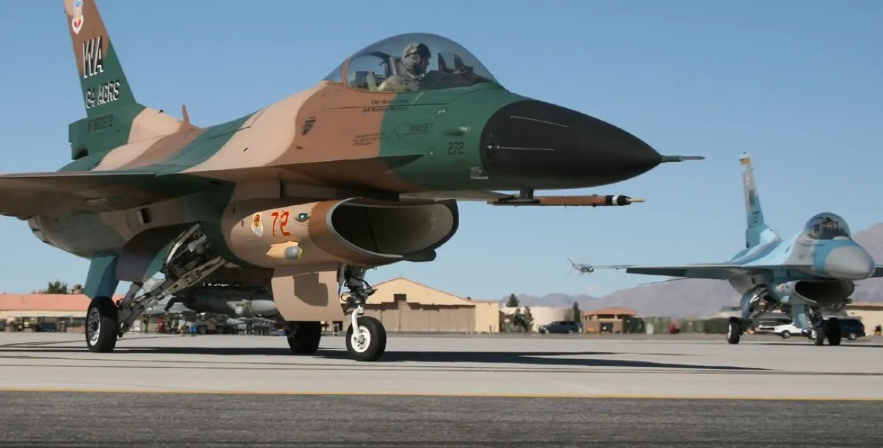 Истребители F-16 /&nbsp;pinterest.com
