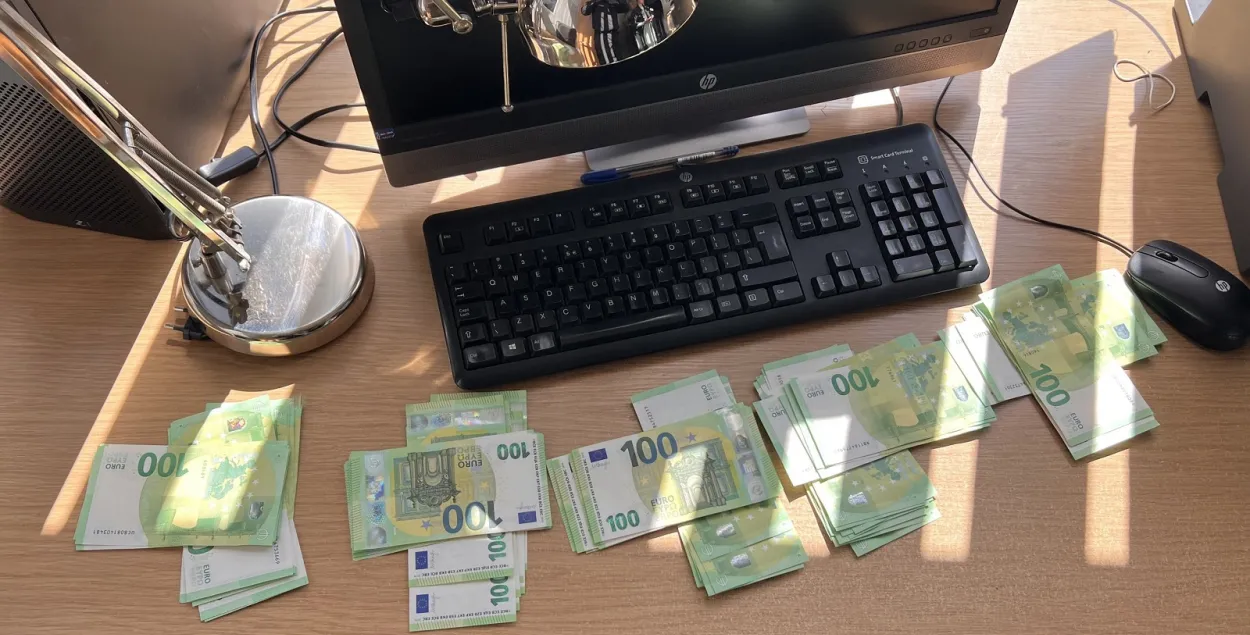 Деньги, которые нашли у белорусов / lrmuitine.lt
