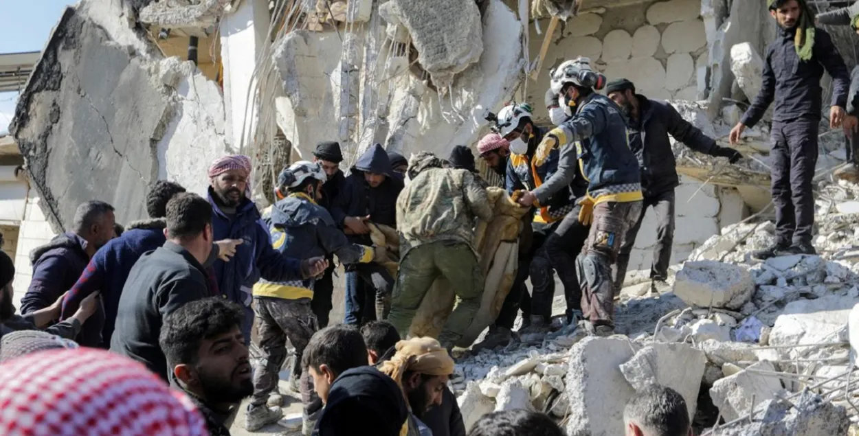 Разбор завалов в Сирии / Reuters
