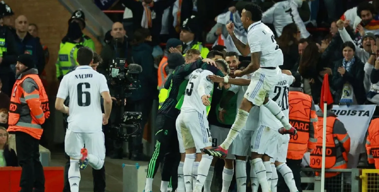 Игроки "Реала" празднуют победу / Reuters
