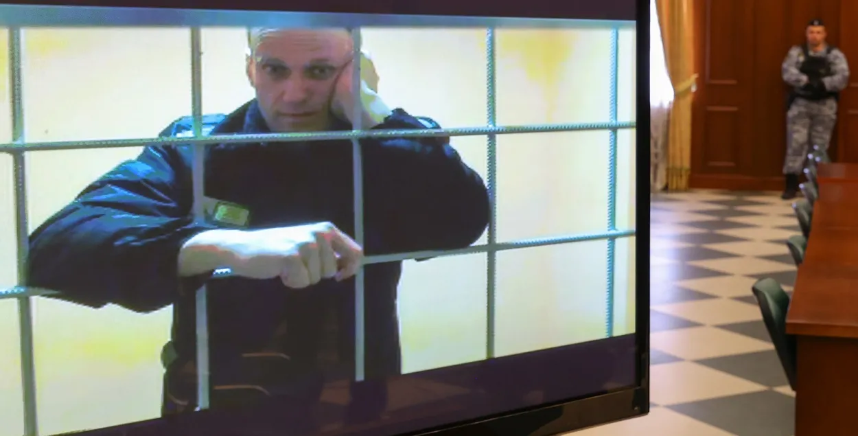 Аляксей Навальны за кратамі / Reuters
