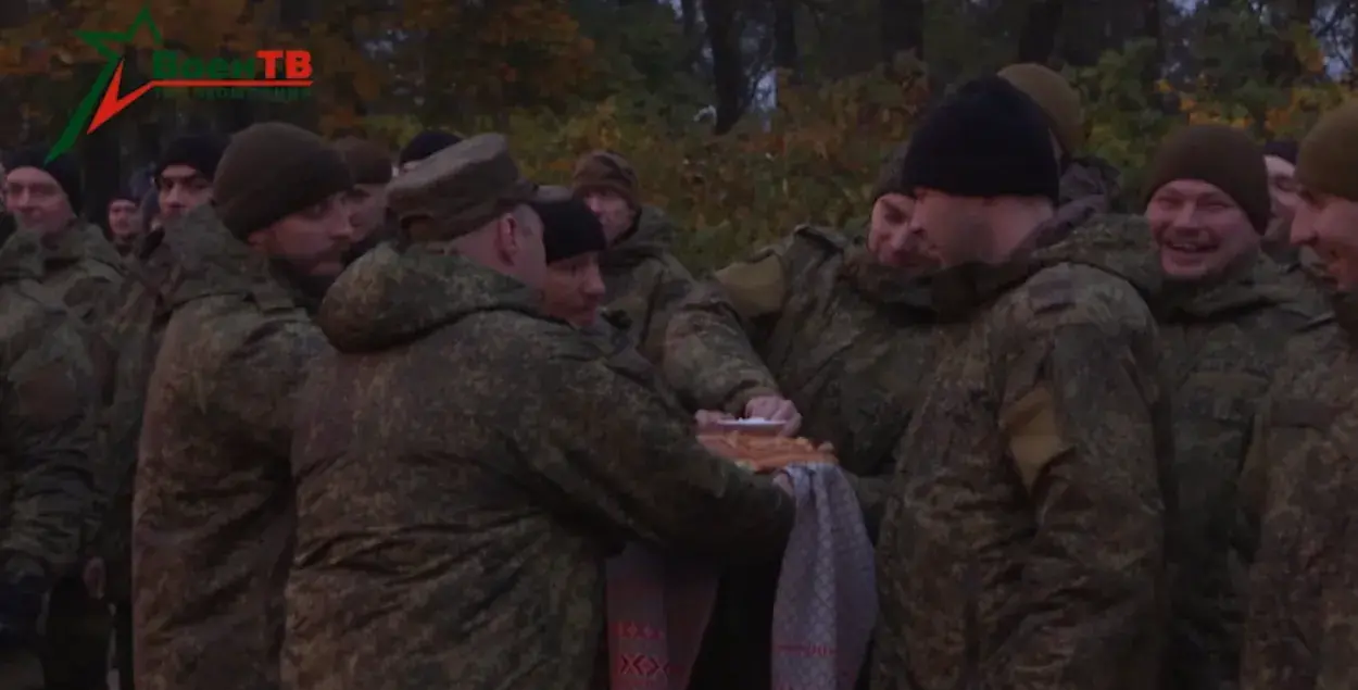 Российские военные прибыли в Беларусь / скриншот с видео "ВоенТВ"
