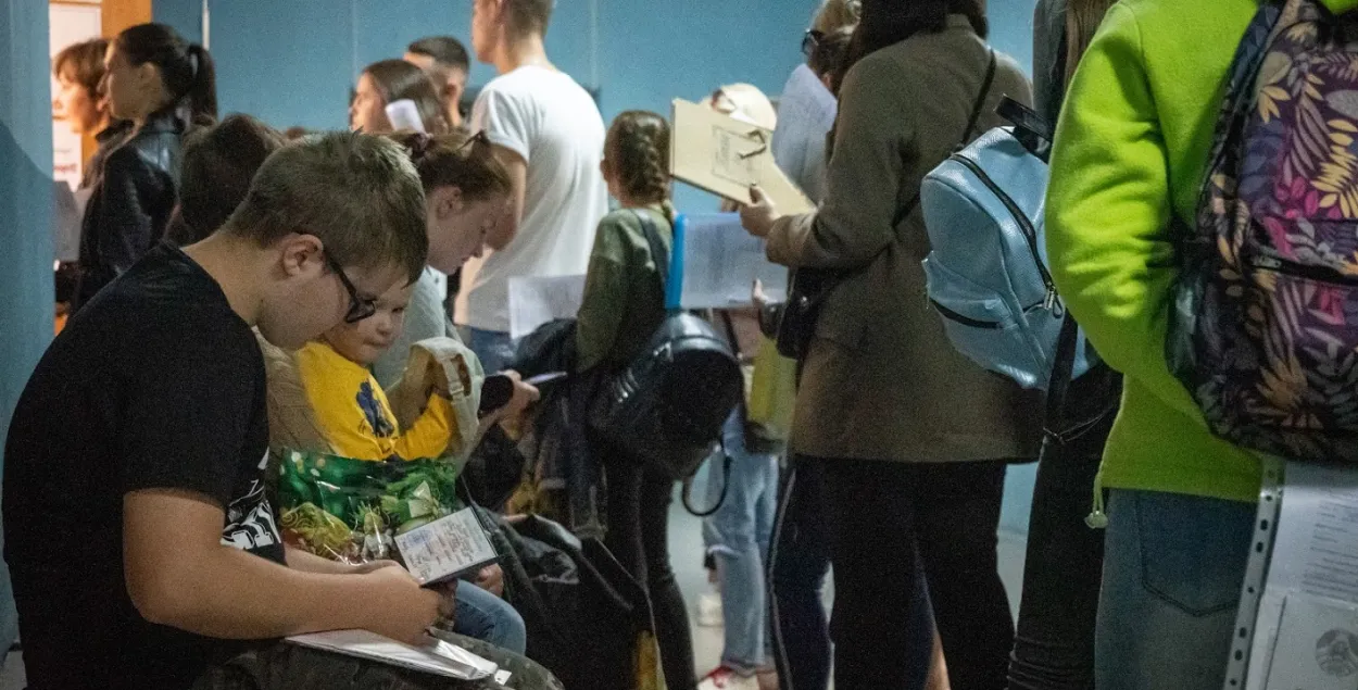 Абітурыенты, ілюстрацыйнае фота
