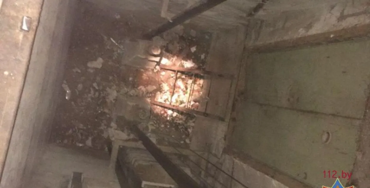 Інцыдэнт у сталічнай кавярні “Неапаль”: Афіцыянтка ўпала ў шахту ліфта (фота)