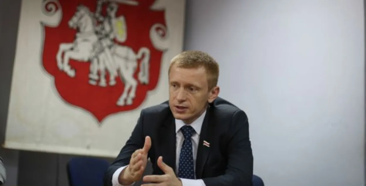 Лідар БНФ: Мы супраць таго, каб у Беларусь перапраўлялі бежанцаў з ЕС