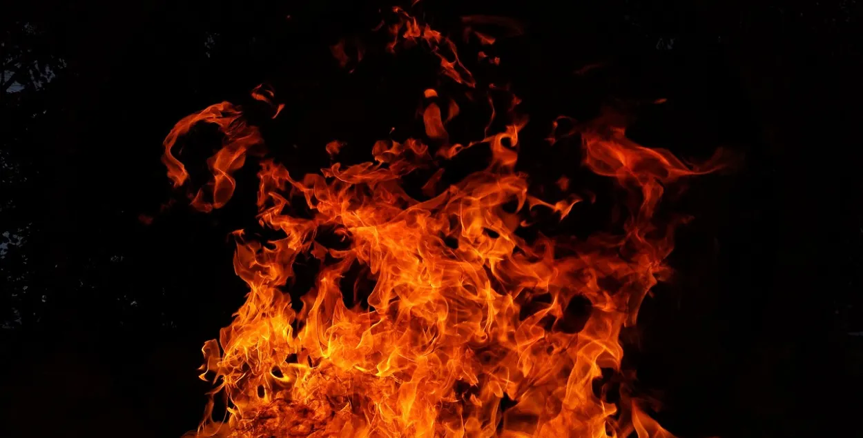 Два чалавекі загінулі на пажары ў Дзяржынскім раёне