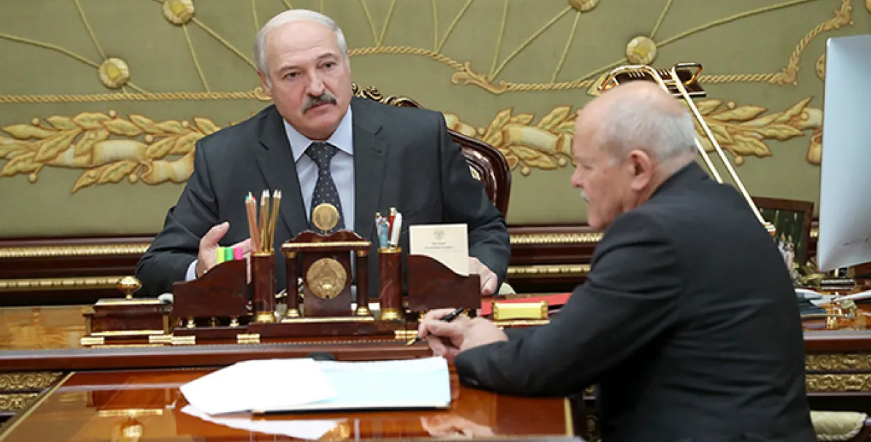 Першакласніца на Браслаўшчыне паблытала старшыню КДК Анфімава з Лукашэнкам