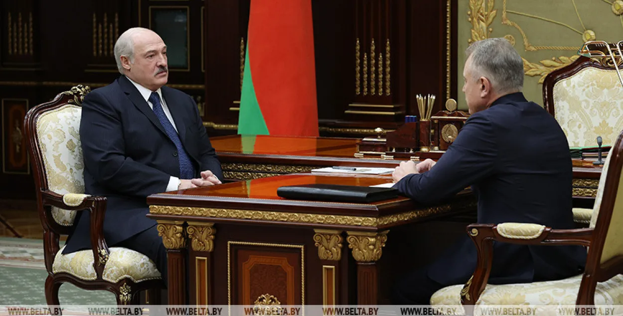 Лукашэнка пагражае зачыніць прыватныя прадпрыемствы без афіцыйных прафсаюзаў