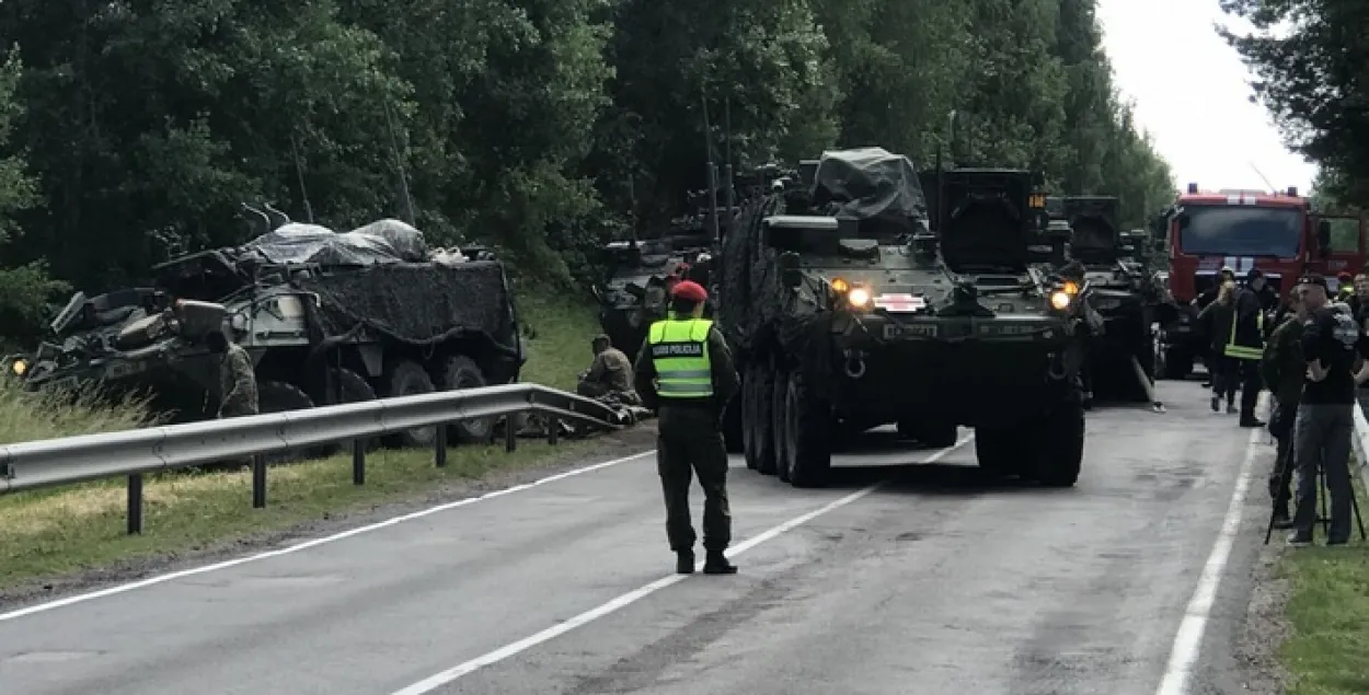 У Літве ў сутыкненні 4 бронетранспарцёраў пацярпелі 13 амерыканскіх вайскоўцаў