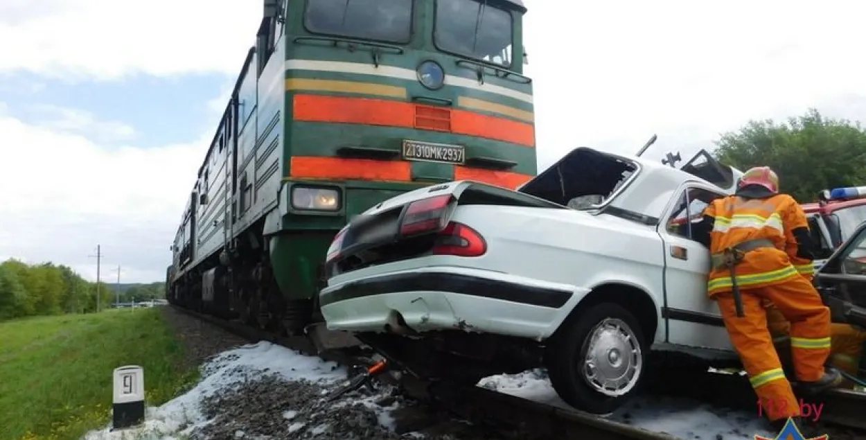 У Слоніме “Волга” трапіла пад грузавы цягнік, загінулі два чалавекі