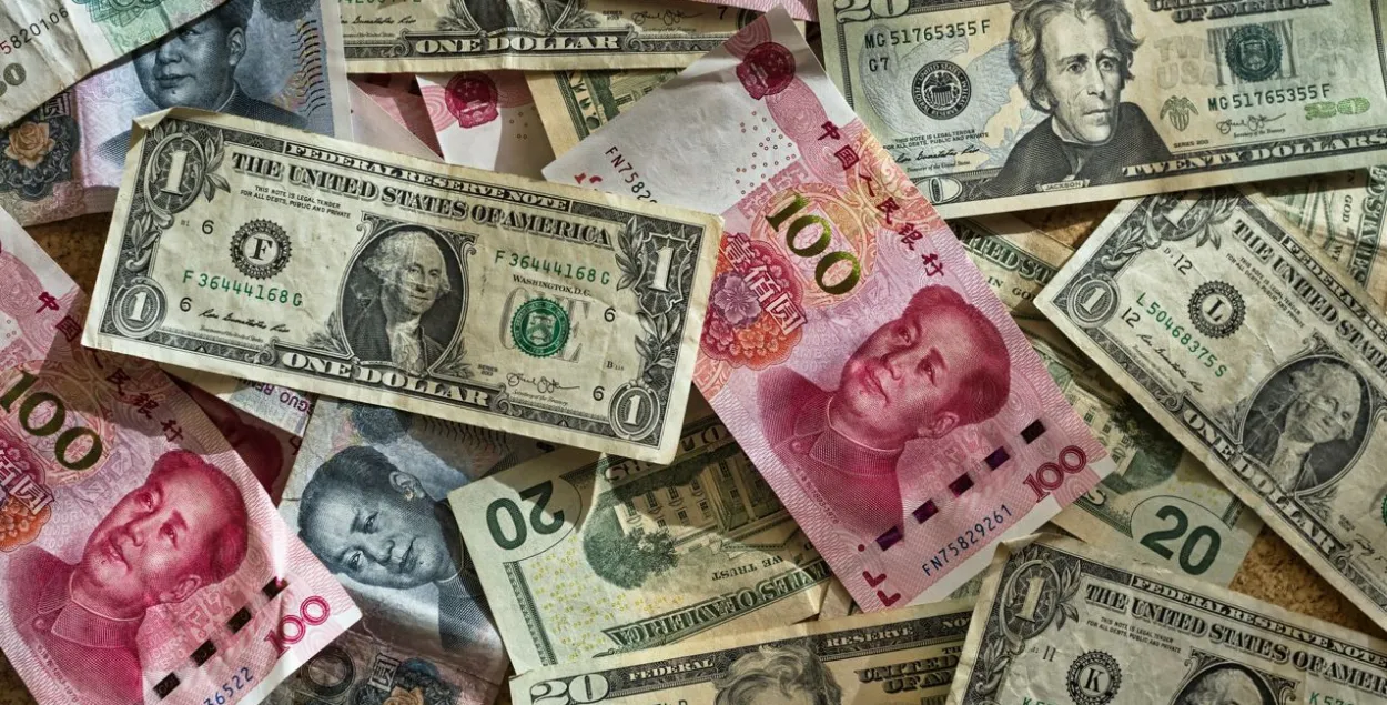 “Снижение до 2,4 BYN за доллар — вряд ли”: аналитик о курсе рубля и вкладах