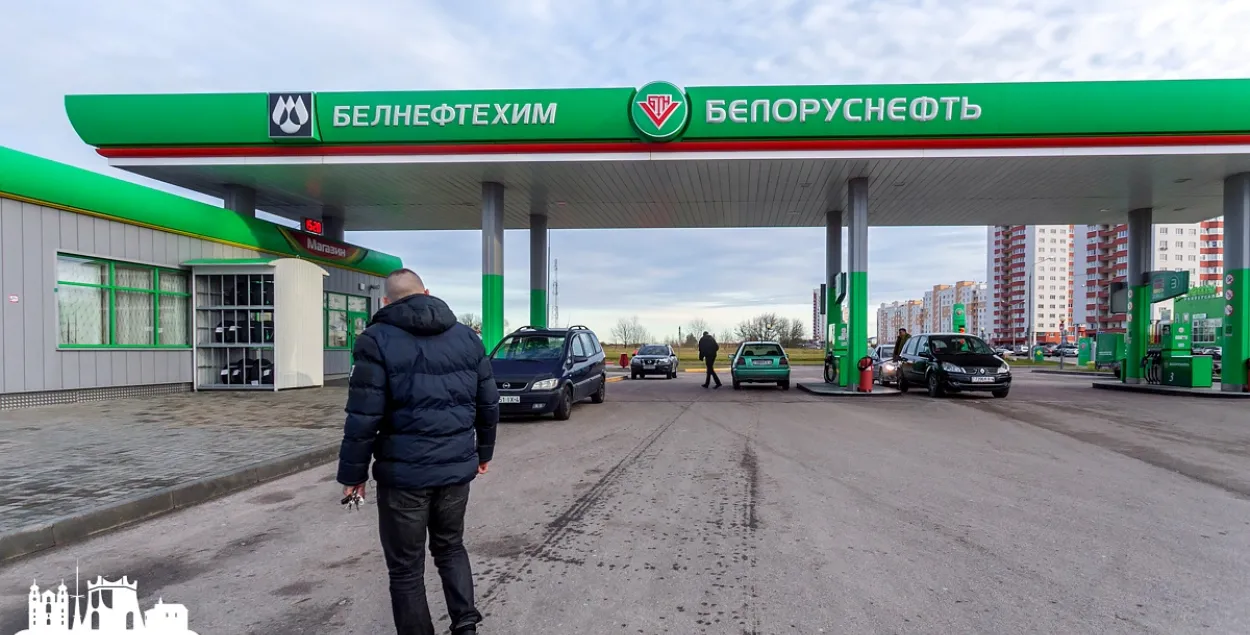 На АЗС в Гродно вместо 95-го бензина заливали "дизель". Пострадало 27 машин