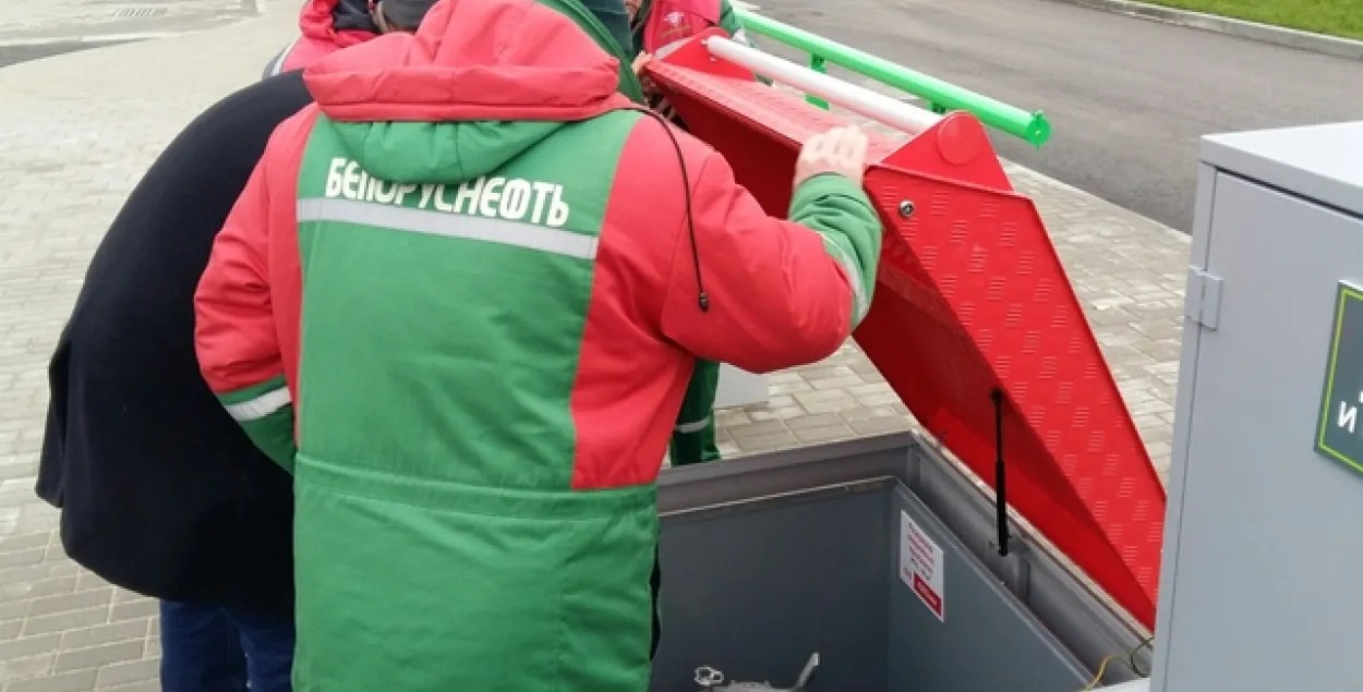 В Гомеле пьяный студент разгромил автоматическую АЗС (фото) | Новости  Беларуси | euroradio.fm