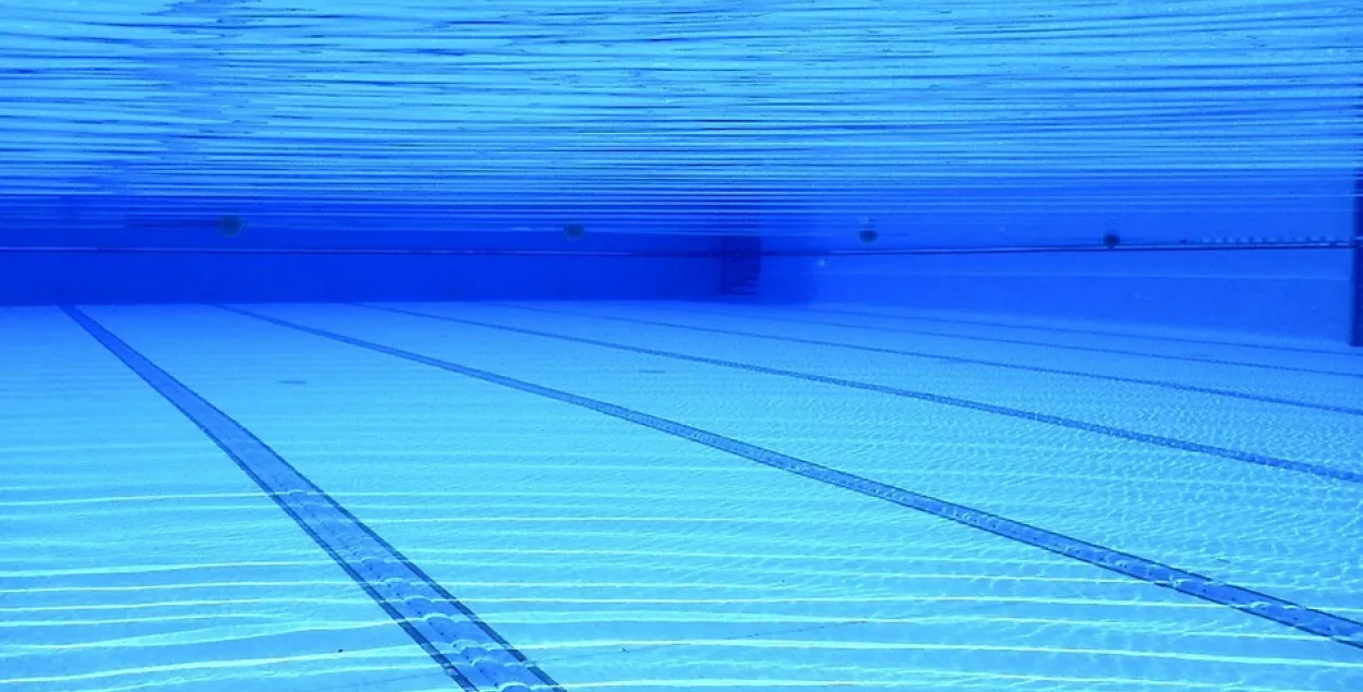 Мальчик пытался проплыть под водой 50 метров, но потерял сознание / Иллюстративное фото pixabay.com