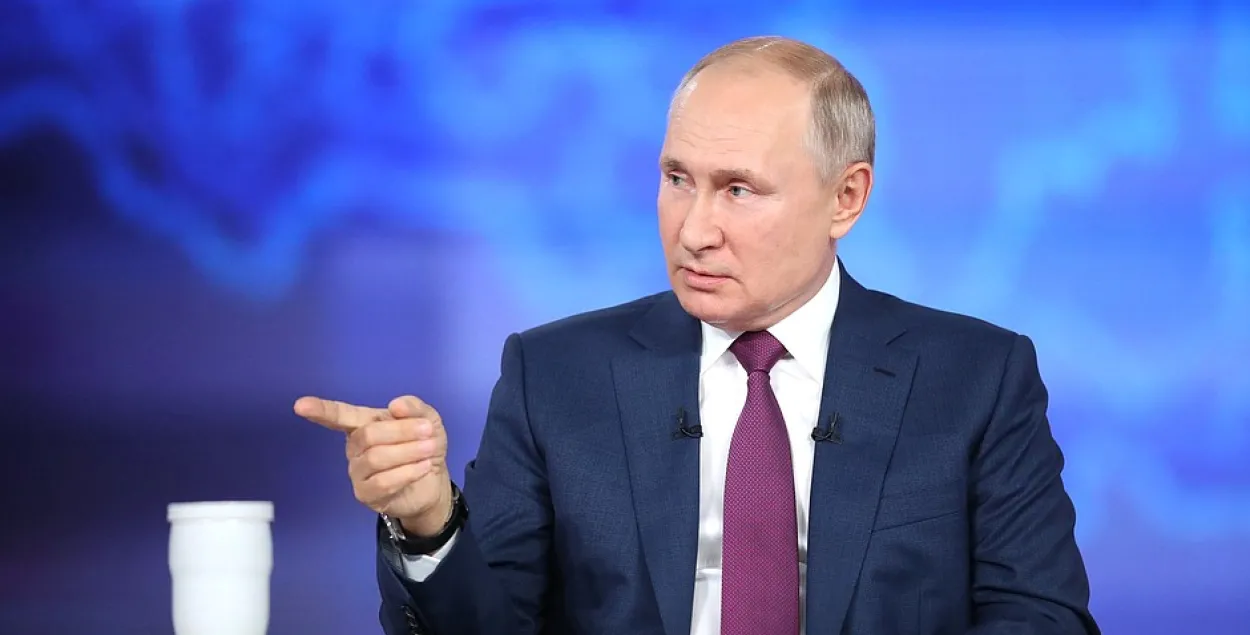 Владимир Путин во время прямой линии / kremlin.ru​