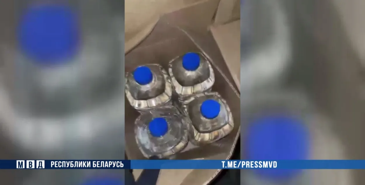 Под Жабинкой нашли семь тонн нелегального спирта из России