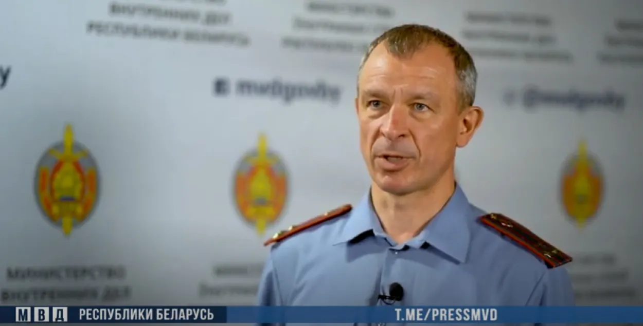 Руководитель департамента по гражданству и миграции МВД Алексей Бегун / кадр из видео​