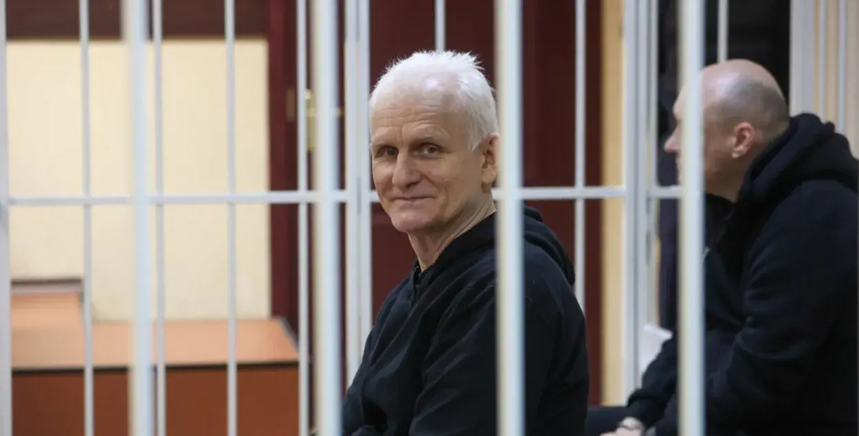 Нобелевский лауреат, правозащитник Алесь Беляцкий приговорен к 10 годам заключения / spring96.org
