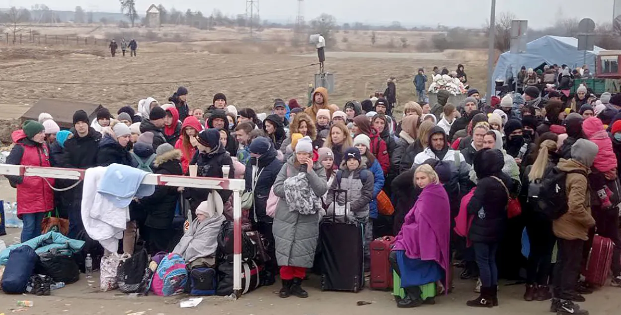 Беженцы из Украины на границе с Польшей / УНИАН