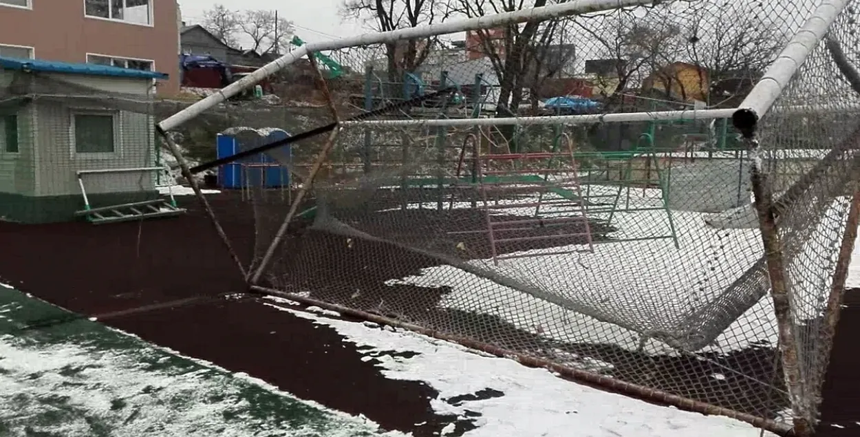 У Салігорскім раёне футбольная брама ўпала на хлопчыка, ён загінуў