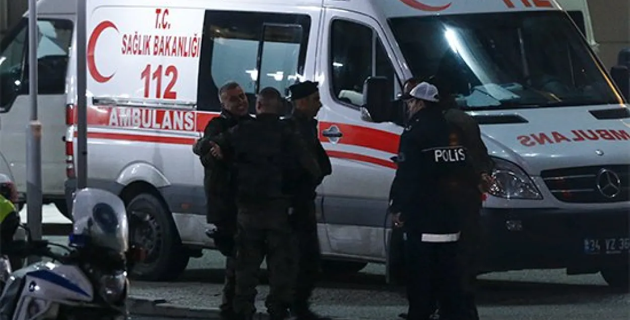 СМІ: Прычынай выбуху ў стамбульскім метро была бомба
