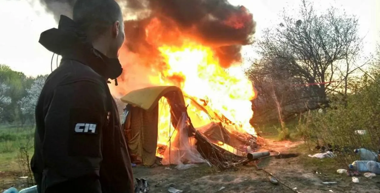 В Украине произошла серия нападений на лагеря ромов, есть погибший и раненые