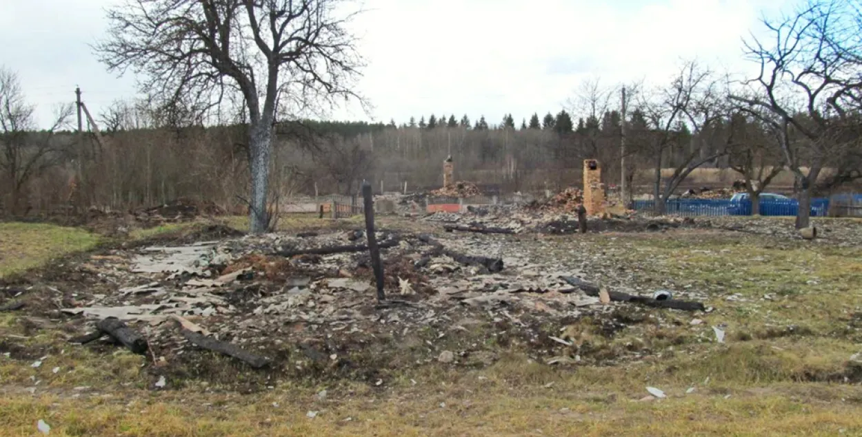 Деревня после пожара и визита мародёров / sk.gov.by​