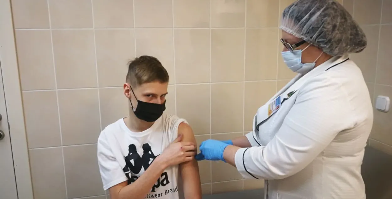 Детям в Беларуси начали делать прививки против COVID-19