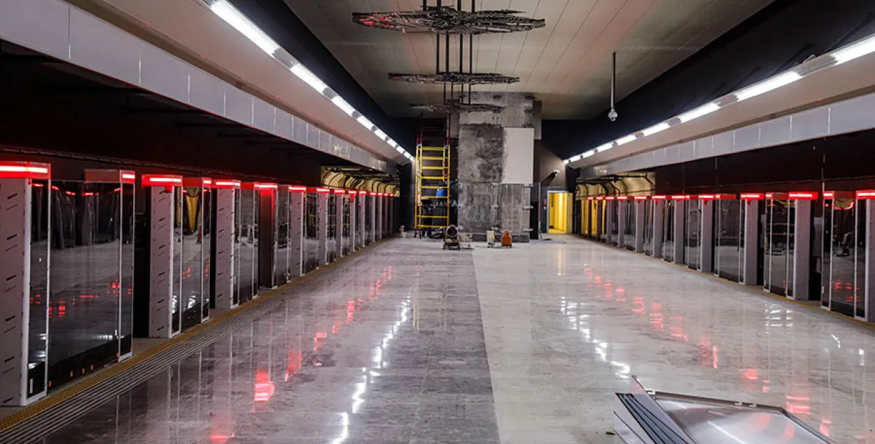 На новых станцыях мінскага метро ўсталявалі аўтаматычныя ахоўныя дзверы