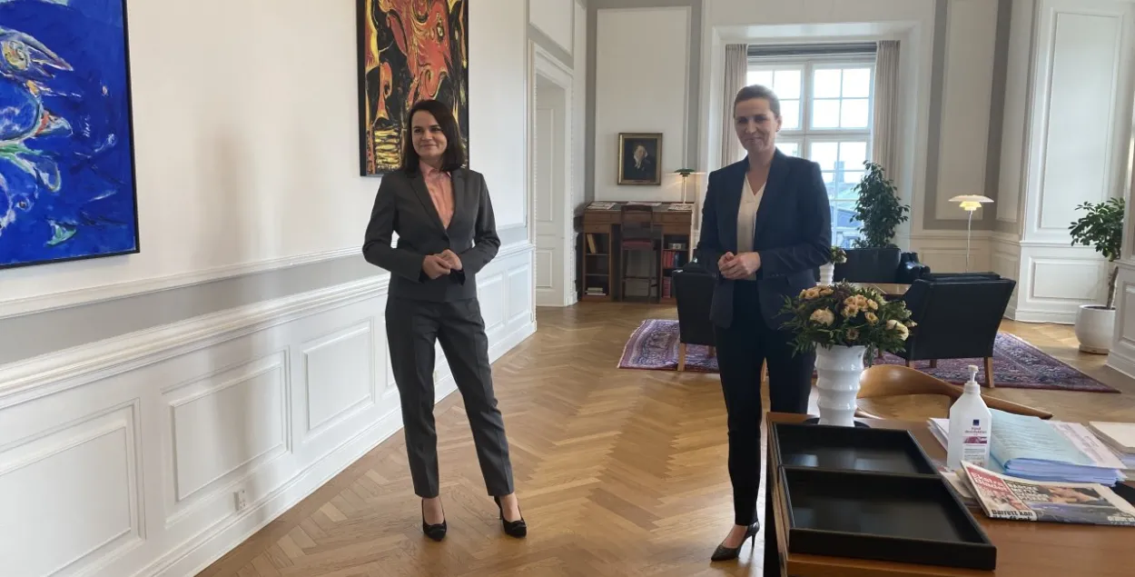 Светлана Тихановская во время встречи с премьер-министром Дании Метте Фредериксен / @tsikhanouskaya​