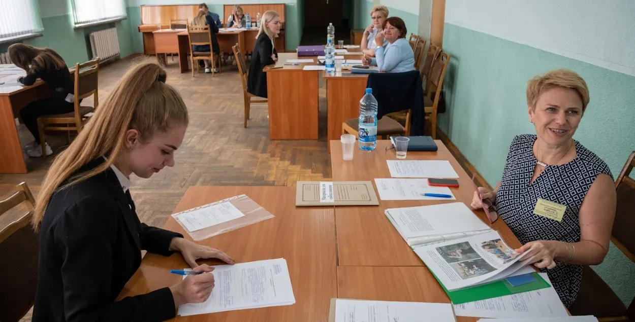 Массовый отъезд белорусов за границу сильно сказывается на работе высших учебных заведений / Еврорадио