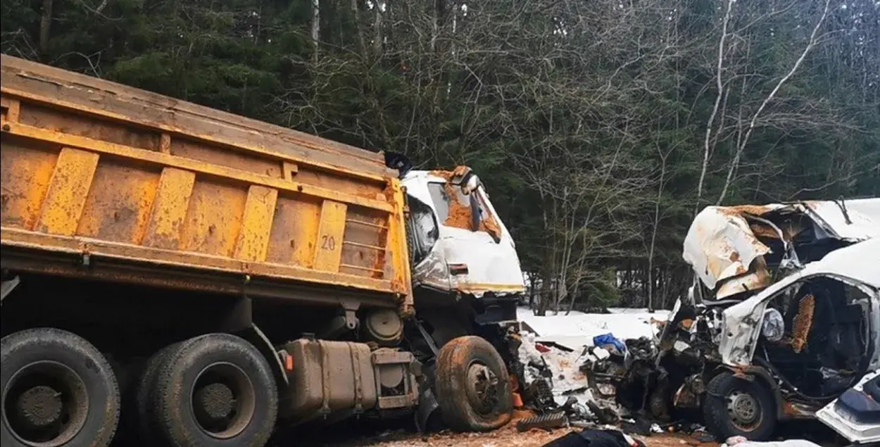 У аварыі з маршруткай пад Смалявічамі загінулі 13 чалавек / sk.gov.by