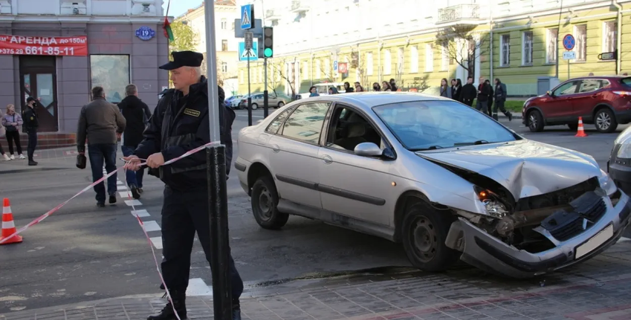 Стали известны подробности ДТП в Гомеле, когда Citroen сбил на тротуаре детей