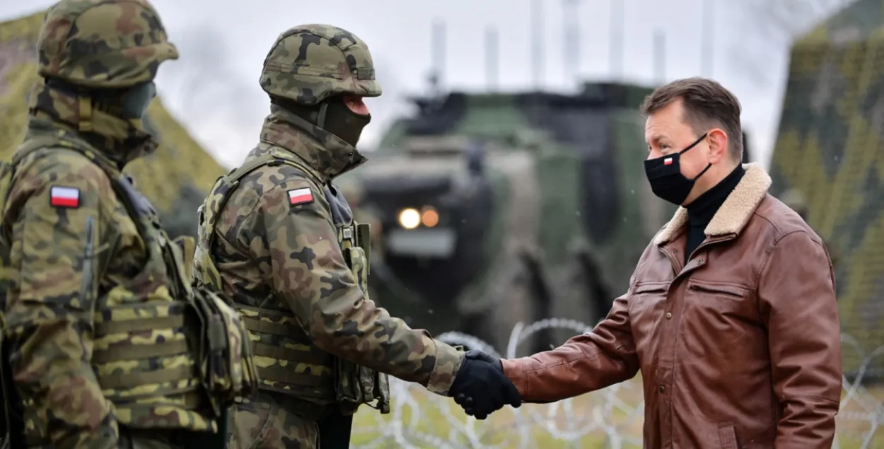 Польша отправляет еще 500 солдат патрулировать границу с Беларусью