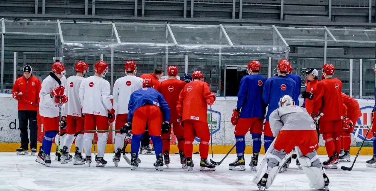 Белорусские хоккеисты в Словении / twitter.com/hockey_blr​