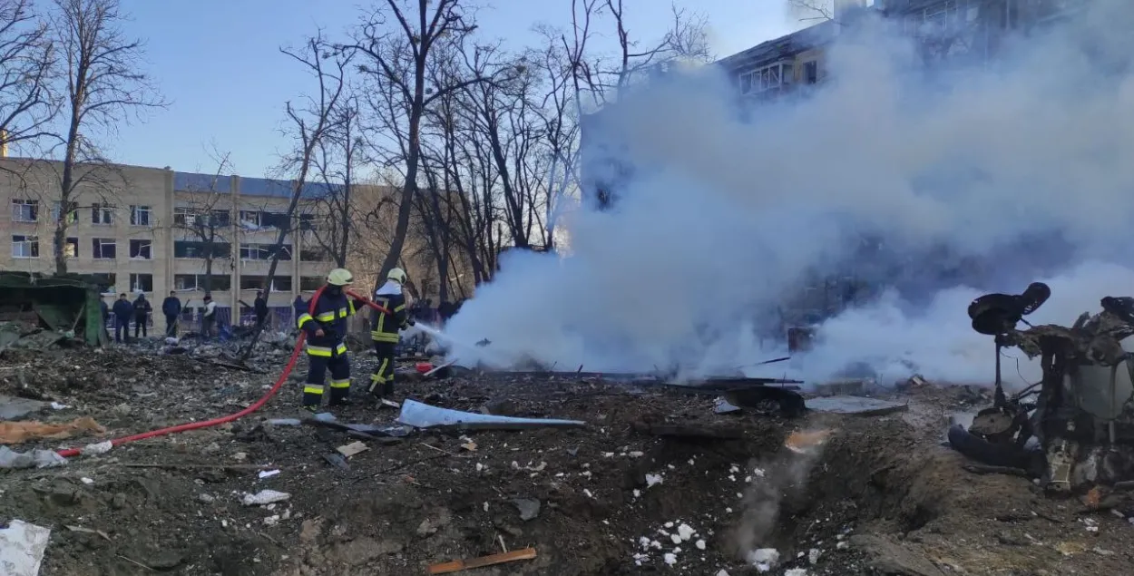 Разрушения после ракетной атаки в Киеве / twitter.com/hromadskeua