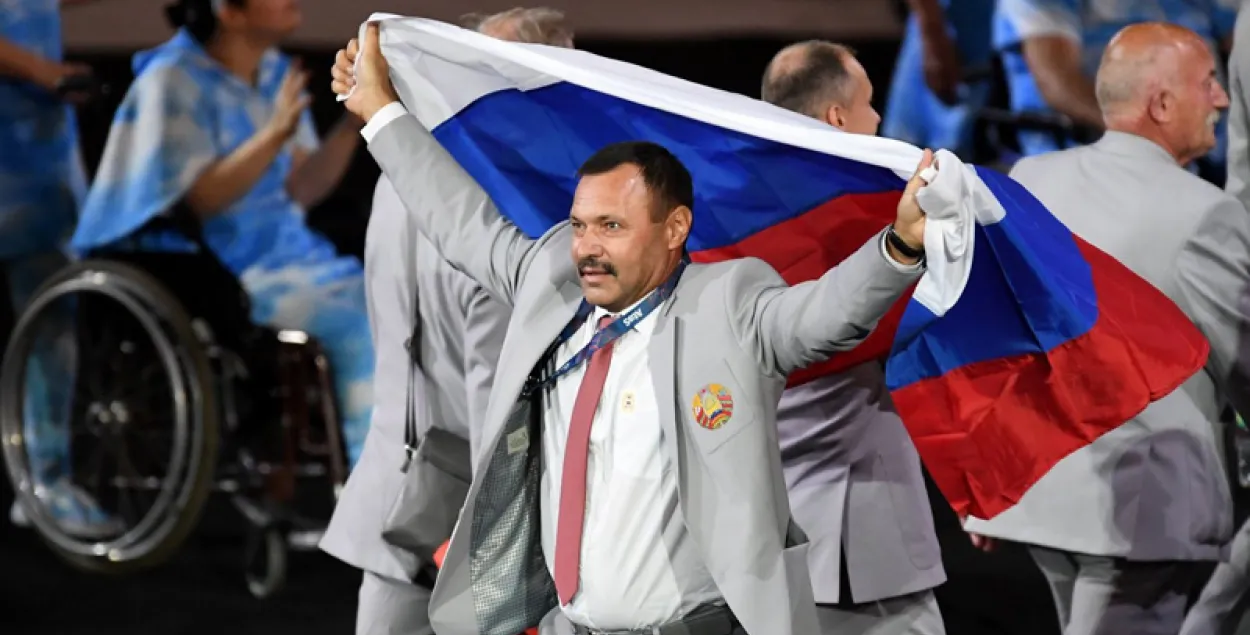 Andrei Fomochkin at the Olympic Games in Rio with a Russian flag. Photo: ria.ru