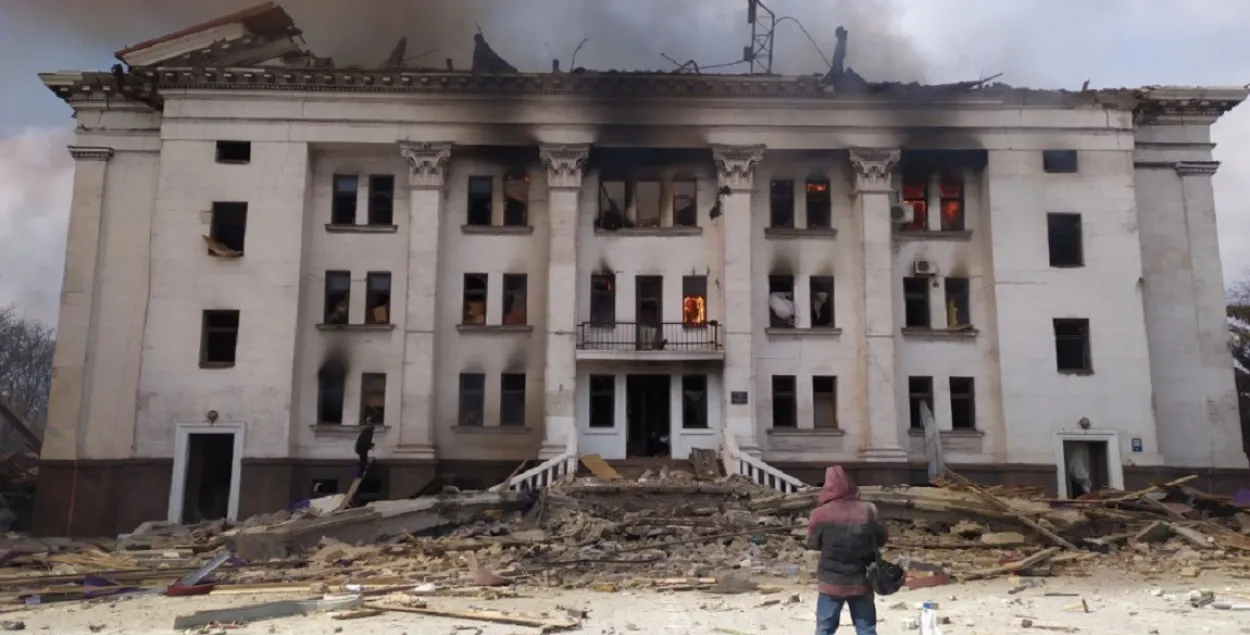 Разрушенный драмтеатр в Мариуполе / twitter.com/AmnestySverige