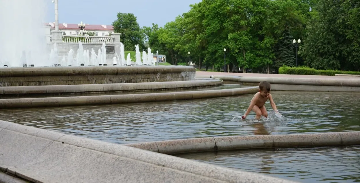 Анамальна гарачае надвор'е захаваецца ў Беларусі практычна да канца тыдня / Еўрарадыё