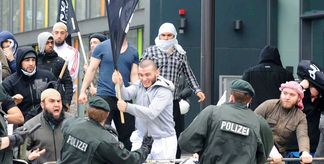 Столкновения во время уличной акции в Германии / kabyleuniversel.com