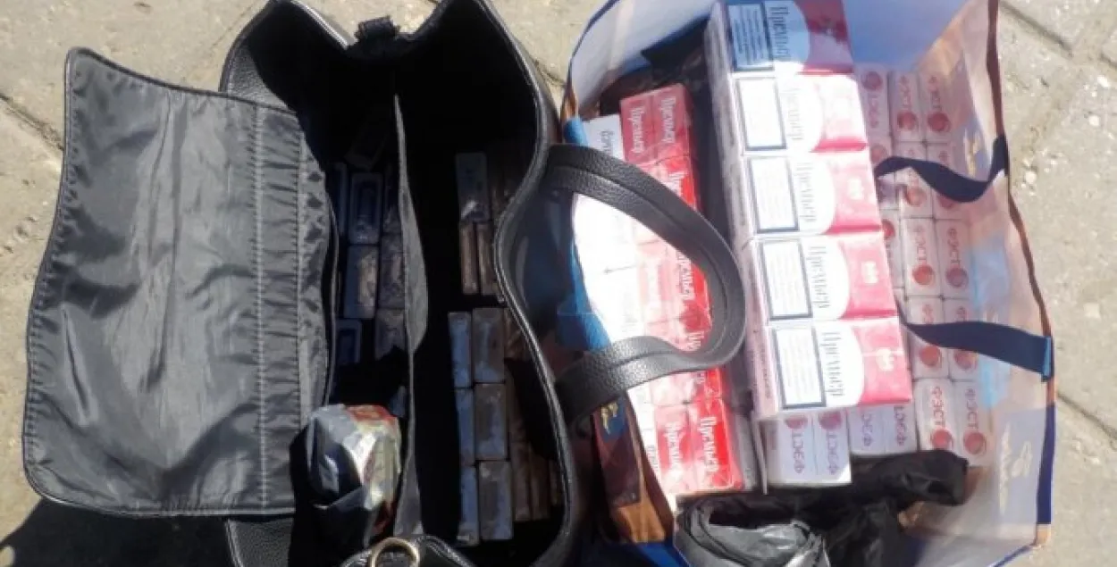 Полиция Латвии нашла более 9 тысяч пачек контрабандных сигарет из Беларуси