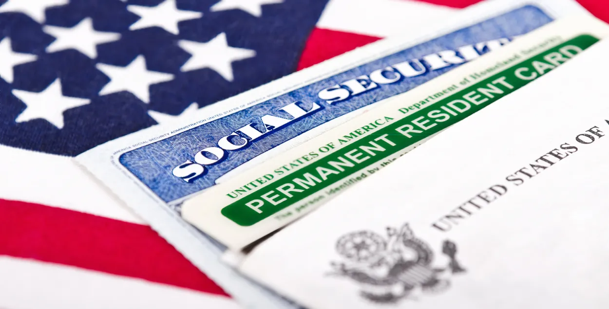 Госдеп: США не останавливает визовую лотерею Green Card на ближайший год