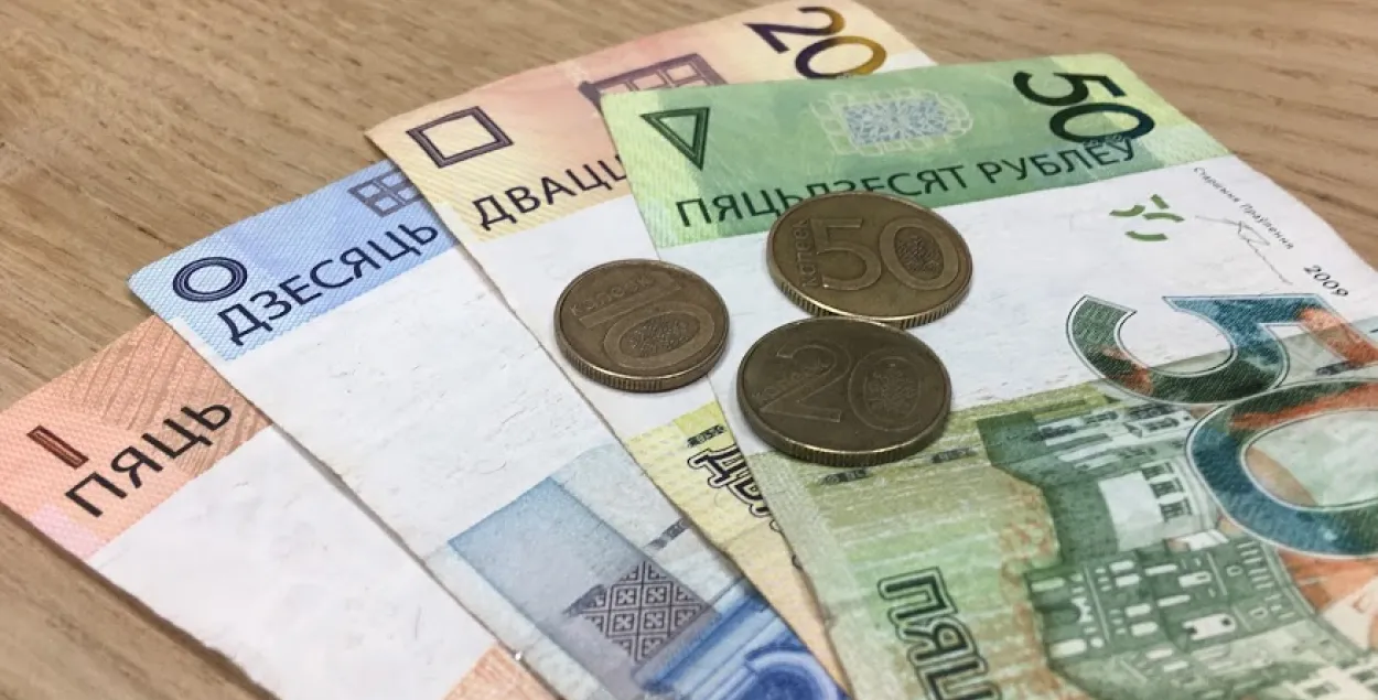 Каля 50% беларускіх работнікаў атрымлівае менш за 1000 рублёў