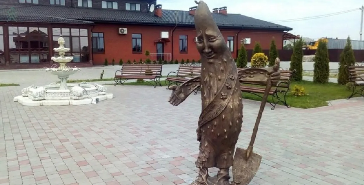 Статуя огурца в Шклове / marketing.by​