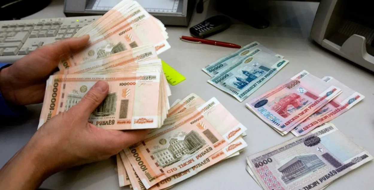 На грошы з фонда Лукашэнкі можна надрукаваць 5 мільёнаў перадвыбарчых улётак 