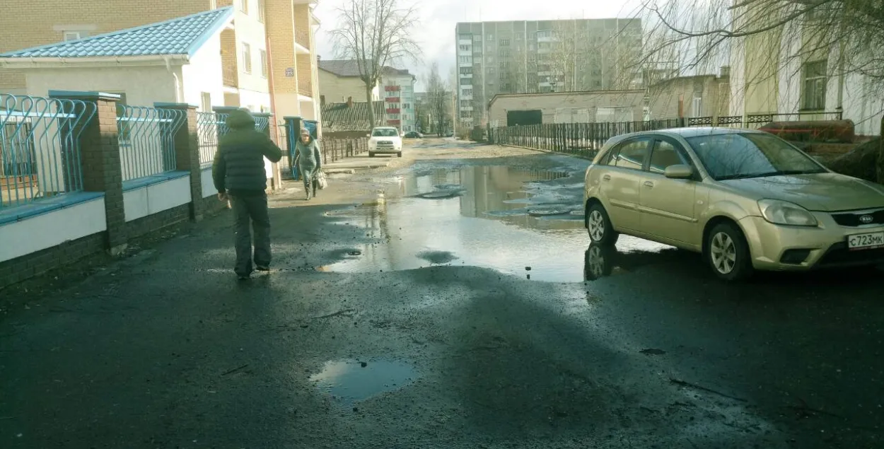 Полочане жалуются на невыносимое состояние дорог, где 