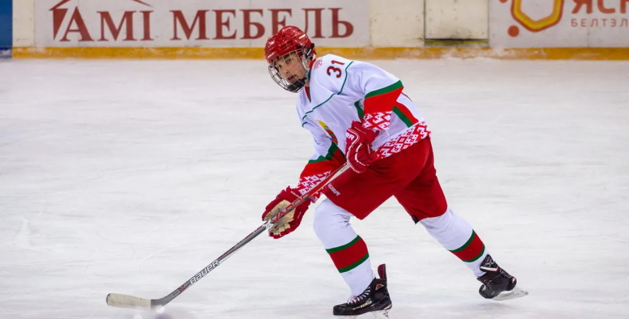Колю Лукашенко впервые удалили с хоккейного матча за "грязную игру"